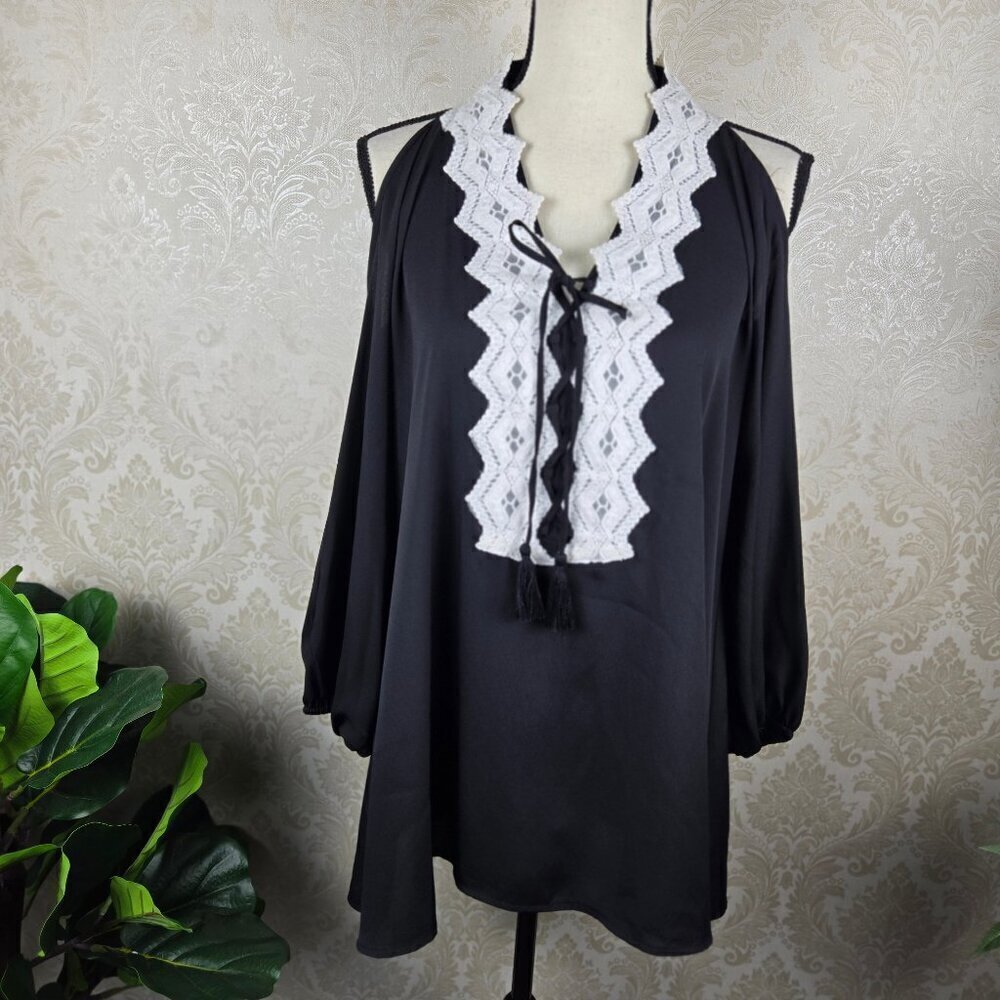 Love Scarlett Size Large Black Cold Shoulder Blouse White Cotton Lace Detail NWT